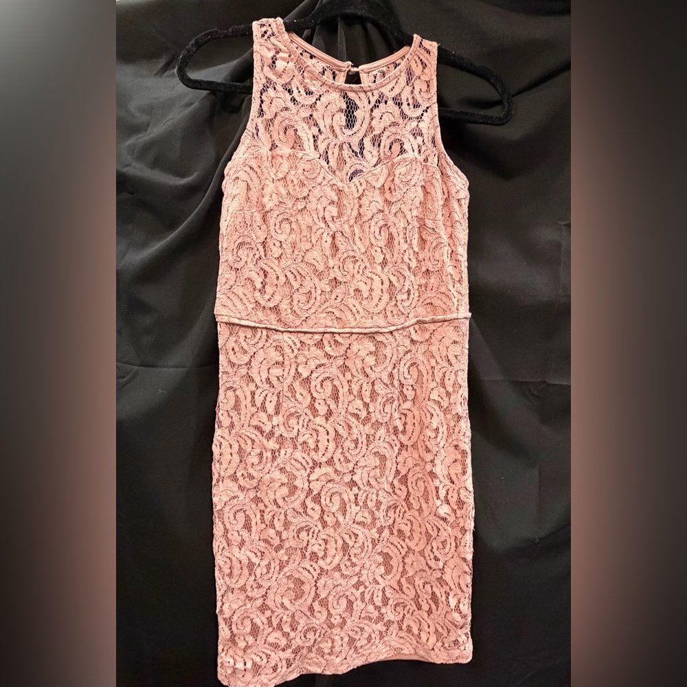 Elegant Pink Lace Dress Size 6